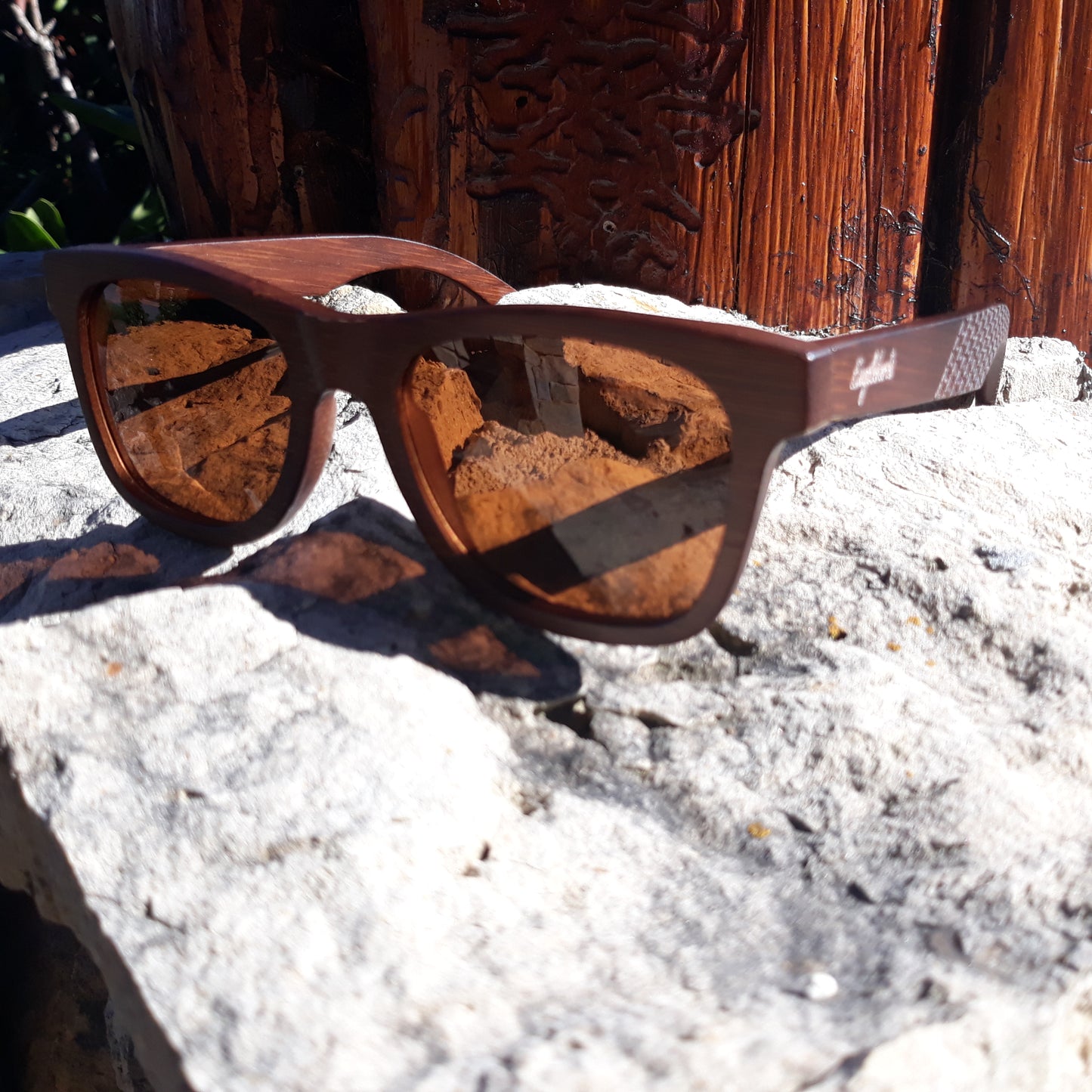 sienna-wooden-sunglasses-with-bamboo-case. jpg